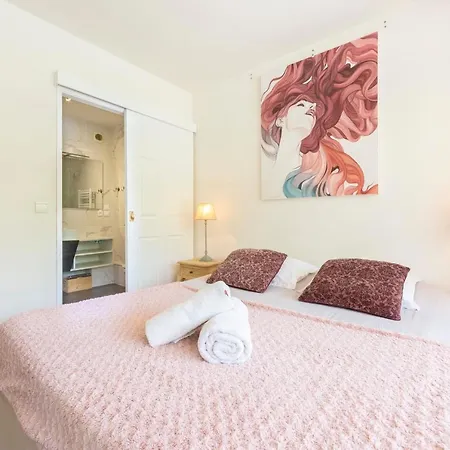 2 Bedrooms2 Bathroomsdouble Terrace & Garden In Palm Area