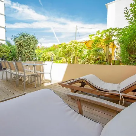 2 Bedrooms2 Bathroomsdouble Terrace & Garden In Palm Area *