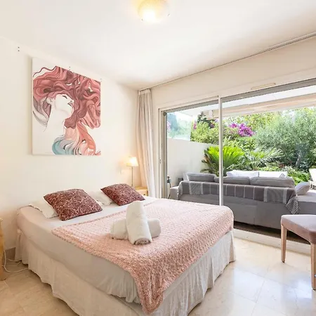 2 Bedrooms2 Bathroomsdouble Terrace & Garden In Palm Area Apartment *
