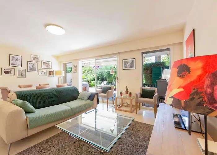 2 Bedrooms2 Bathroomsdouble Terrace & Garden In Palm Area