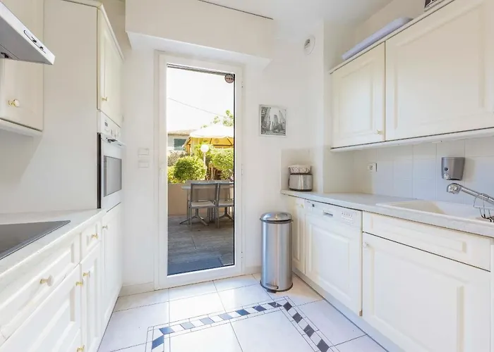 2 Bedrooms2 Bathroomsdouble Terrace & Garden In Palm Area * Cannes